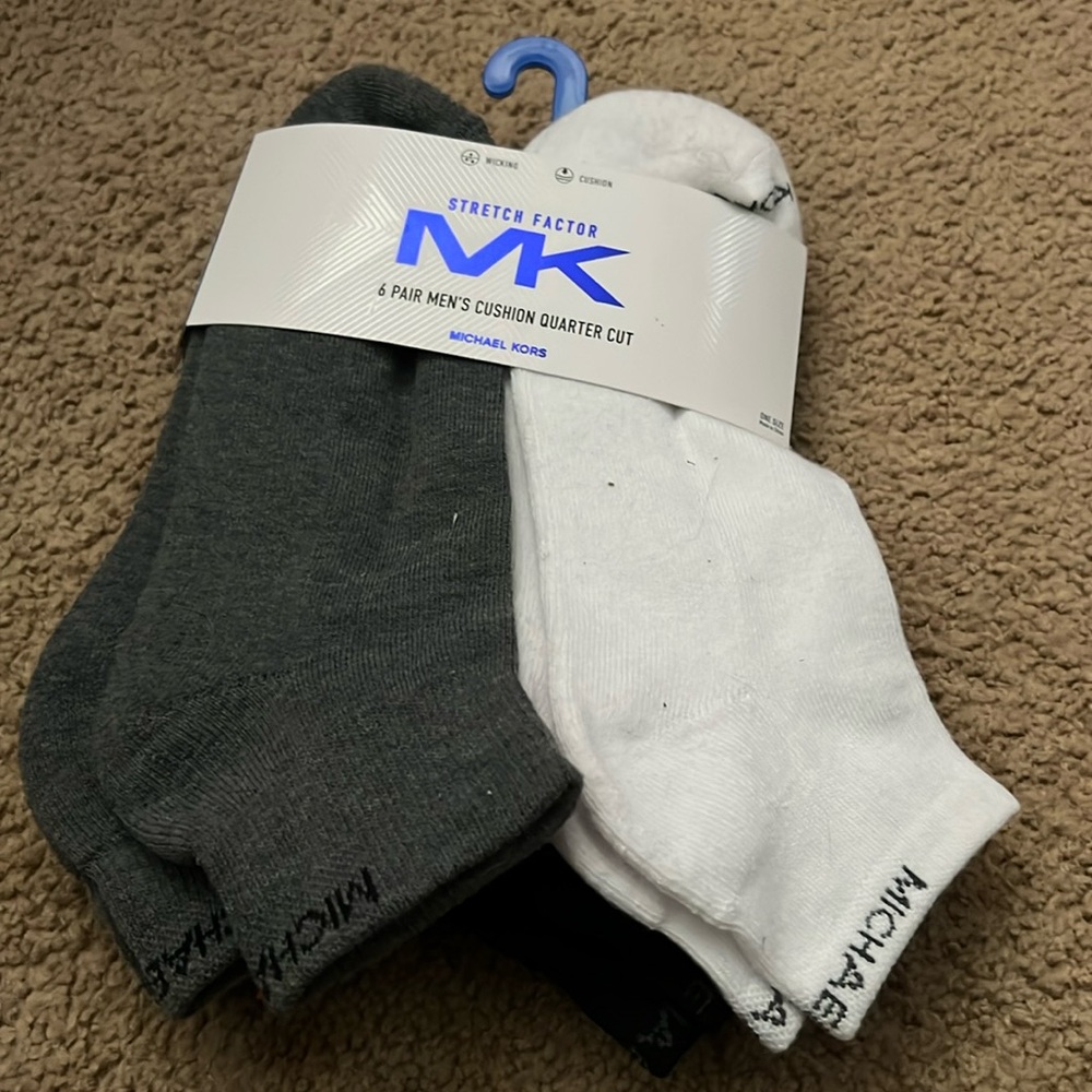 NWT men’s  6 pairs Michael Kors socks